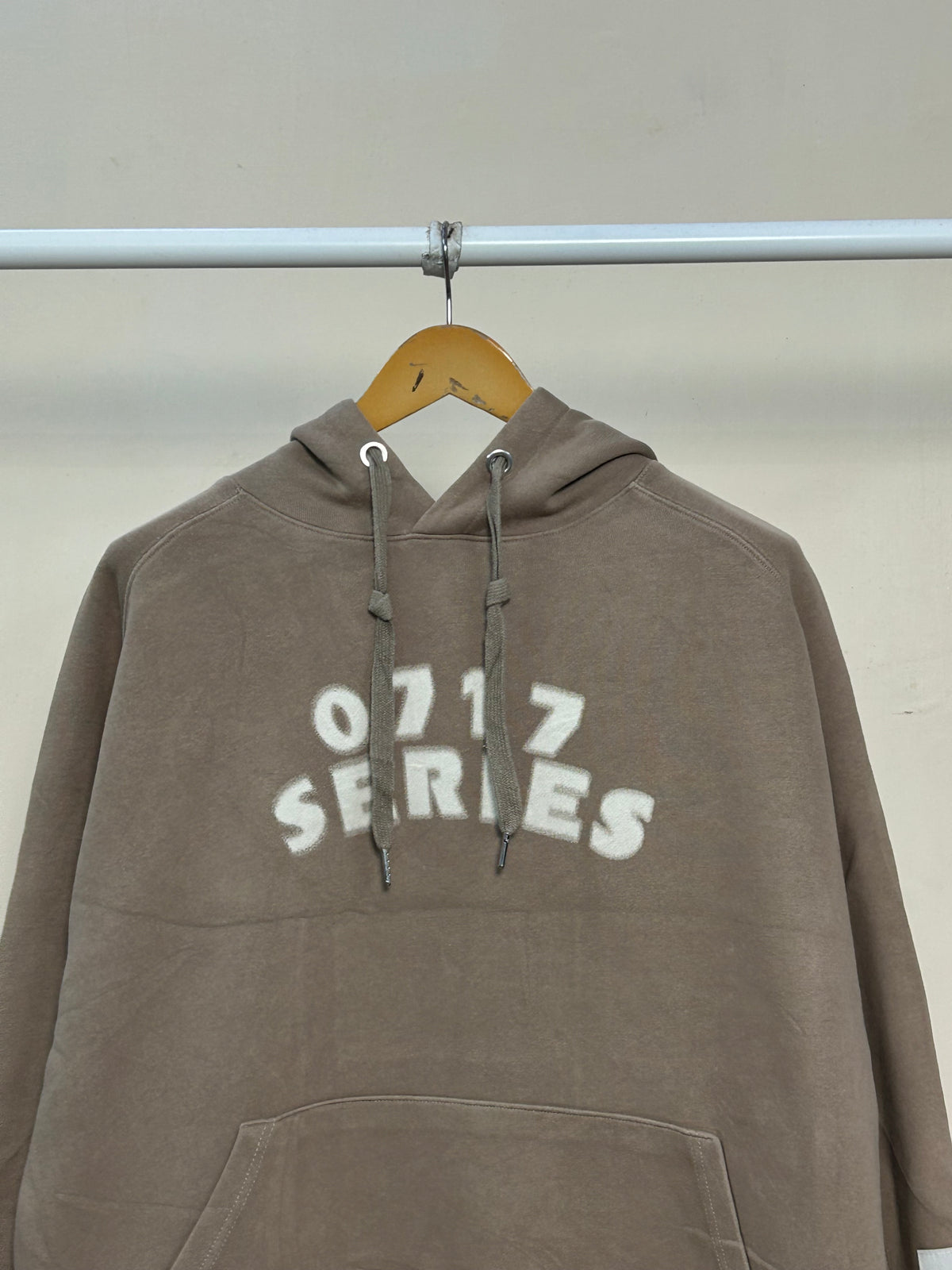 HOODIE FRONT POCKET